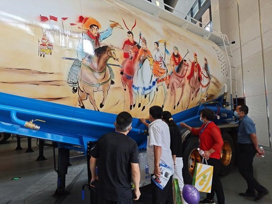 第十七屆中國（梁山）專用汽車展，輪胎接地氣、涂料更精彩