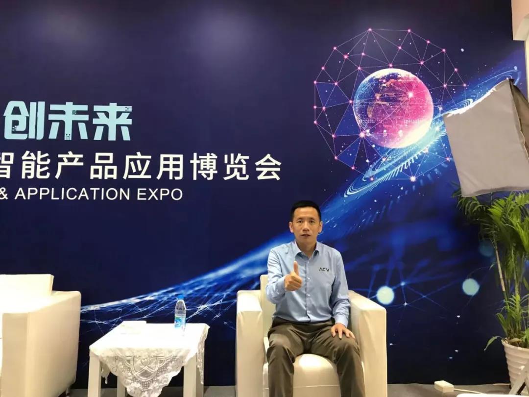 艾吉威機器人創始人劉勝明接受輪胎世界網獨家專訪。 艾吉威機器人創始人劉勝明接受輪胎世界網獨家專訪。