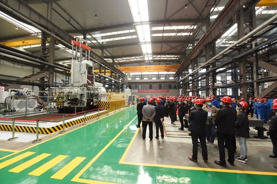 數(shù)字化工廠落成、國內(nèi)首臺套新品發(fā)布，益陽橡機(jī)開啟新征程