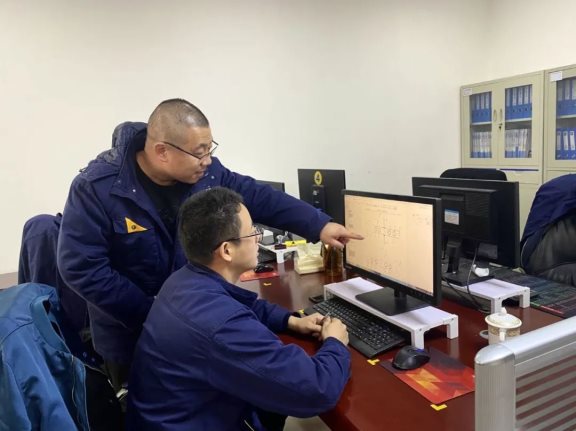 “職工創(chuàng)新工作室”作為實(shí)用型人才“孵化器 “職工創(chuàng)新工作室”作為實(shí)用型人才“孵化器