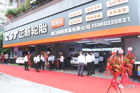 旗艦店門頭采用簡潔店招版式 旗艦店門頭采用簡潔店招版式