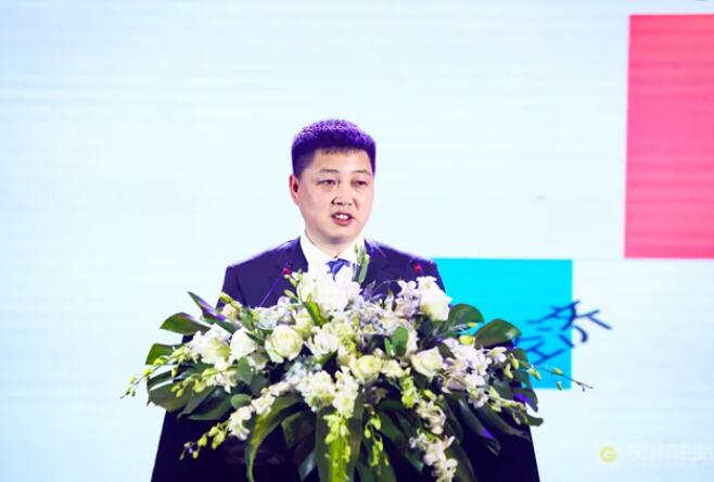 周秩軍做《國內(nèi)銷售工作報告》 周秩軍做《國內(nèi)銷售工作報告》