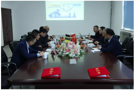 君樂輪胎憑借節能降耗的顯著成效榮獲了中國石油和化工工業聯合會頒發的“2020年度效能領跑者標桿企業“稱號 君樂輪胎憑借節能降耗的顯著成效榮獲了中國石油和化工工業聯合會頒發的“2020年度效能領跑者標桿企業“稱號