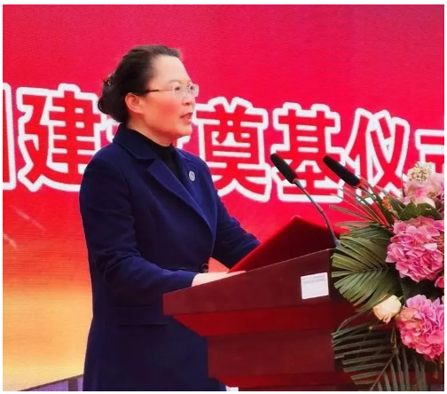 王荔表示,在輪胎界,該項目將實現(xiàn)高質(zhì)、低耗、綠色高科技新型產(chǎn)業(yè)的目標(biāo)。 王荔表示,在輪胎界,該項目將實現(xiàn)高質(zhì)、低耗、綠色高科技新型產(chǎn)業(yè)的目標(biāo)。