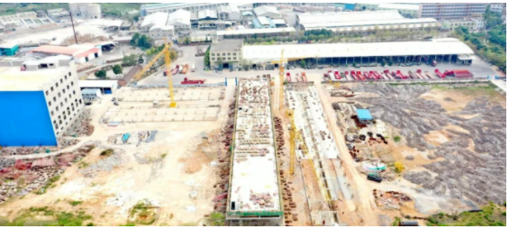 位于廣東省高州市金墩工業(yè)園的飛碟輪胎廠整體搬遷項目,按照項目進度建設正酣。 位于廣東省高州市金墩工業(yè)園的飛碟輪胎廠整體搬遷項目,按照項目進度建設正酣。