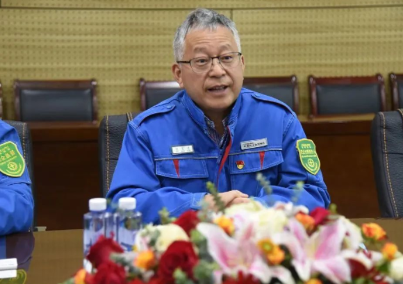 益陽橡機黨委書記、董事長、總經理姚宏建在簽約儀式上致辭 益陽橡機黨委書記、董事長、總經理姚宏建在簽約儀式上致辭