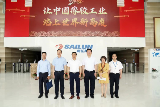 領導到訪國橡中心，鼓勵為青島市的高質(zhì)量發(fā)展注入創(chuàng)新活力