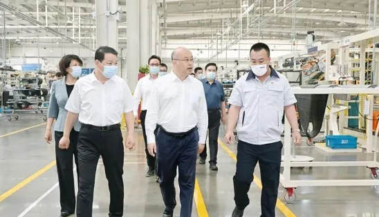 省長調研走進河北萬達輪胎車間! 省長調研走進河北萬達輪胎車間!