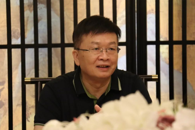 廣西飼料工業協會常務副會長閉強主持 廣西飼料工業協會常務副會長閉強主持
