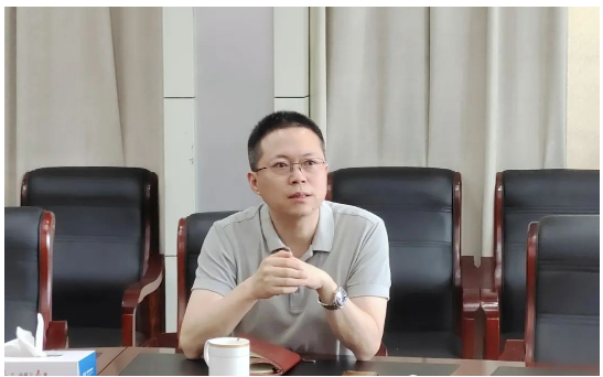河南理工大學到天基輪胎考察 河南理工大學到天基輪胎考察