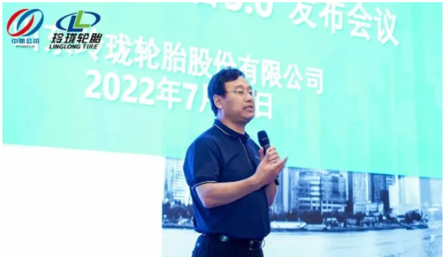王鋒現場分享了玲瓏輪胎的發展成果,同與會代表共商“廠商店”融合發展新舉措、新方式。《中國橡膠》雜志了解到,玲瓏輪胎與中凱的合作由來已久。 王鋒現場分享了玲瓏輪胎的發展成果,同與會代表共商“廠商店”融合發展新舉措、新方式。《中國橡膠》雜志了解到,玲瓏輪胎與中凱的合作由來已久。