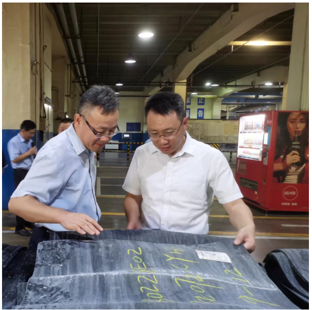 輪胎公司治理整改,副市長現(xiàn)場調(diào)度 輪胎公司治理整改,副市長現(xiàn)場調(diào)度