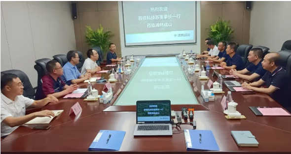 雙方的技術、制造、商務管理團隊,在隨后的交流會上進行了深入溝通。 雙方的技術、制造、商務管理團隊,在隨后的交流會上進行了深入溝通。