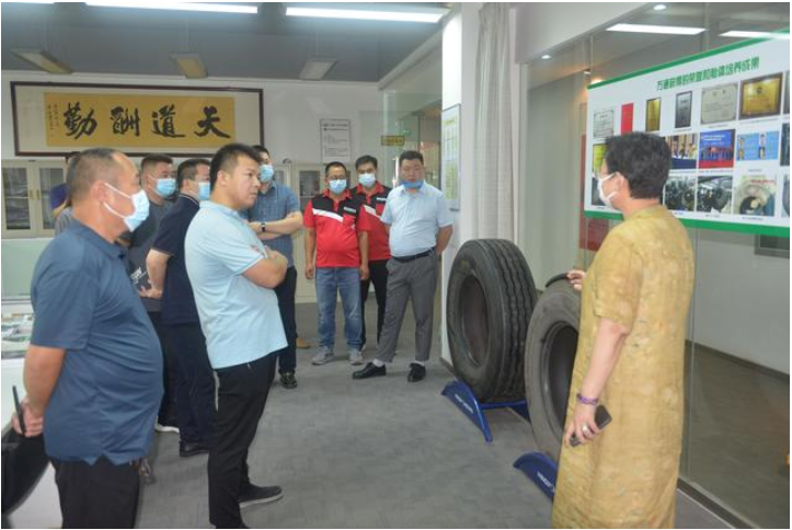 走,到鄭州萬通汽車輪胎“取經” 走,到鄭州萬通汽車輪胎“取經”