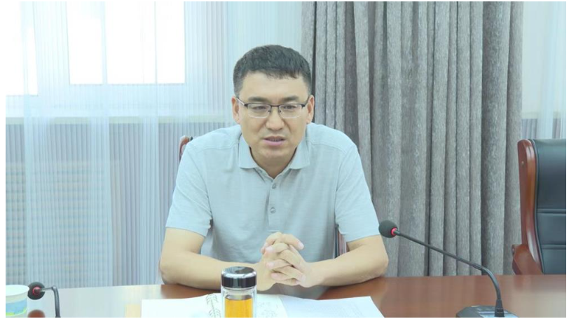 乳膠制品產業基地項目負責人就園區基本情況和目前建設進度進行介紹。山東正豐貿易、山西諾辰等公司就地企合作、產業發展進行交流。 乳膠制品產業基地項目負責人就園區基本情況和目前建設進度進行介紹。山東正豐貿易、山西諾辰等公司就地企合作、產業發展進行交流。