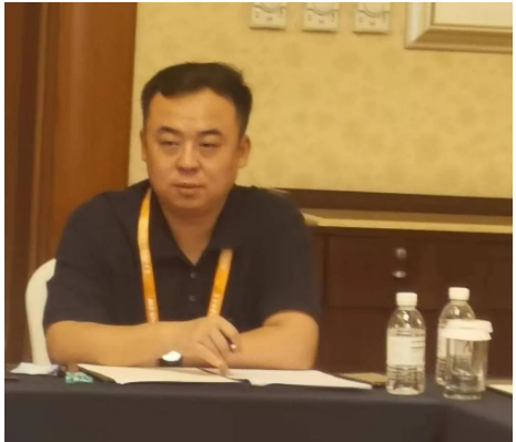 中橡協橡膠助劑專業委員會秘書長王延棟出主持會議,并通報了2022年1~7月橡膠助劑行業經濟運行情況,對下半年工作作了安排。 中橡協橡膠助劑專業委員會秘書長王延棟出主持會議,并通報了2022年1~7月橡膠助劑行業經濟運行情況,對下半年工作作了安排。