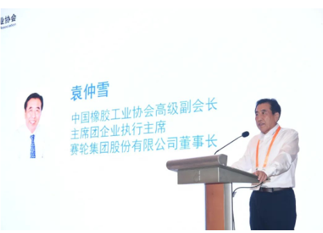 袁仲雪希望行業協會積極響應國家大政方針,主動擔當作為,積極引導行業企業向綠色低碳轉型,未雨綢繆,及早對政府政策出臺做好鋪墊,打造良好的行業形象和品牌聲譽。 袁仲雪希望行業協會積極響應國家大政方針,主動擔當作為,積極引導行業企業向綠色低碳轉型,未雨綢繆,及早對政府政策出臺做好鋪墊,打造良好的行業形象和品牌聲譽。