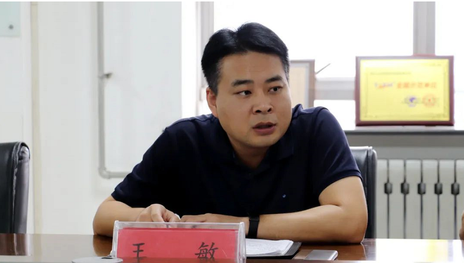 王敏董事長在講話中指出,當前,新冠肺炎疫情持續蔓延、全球經濟和金融市場持續動蕩,公司堅持穩中求進總基調,準確識變、科學應變、主動求變,積極研判戰略環境和行業形勢,聚焦產供銷后勤各戰略板塊,推動戰略實施,夯實企業高質量發展基礎,在動蕩的市場環境中實現了穩健發展。 王敏董事長在講話中指出,當前,新冠肺炎疫情持續蔓延、全球經濟和金融市場持續動蕩,公司堅持穩中求進總基調,準確識變、科學應變、主動求變,積極研判戰略環境和行業形勢,聚焦產供銷后勤各戰略板塊,推動戰略實施,夯實企業高質量發展基礎,在動蕩的市場環境中實現了穩健發展。