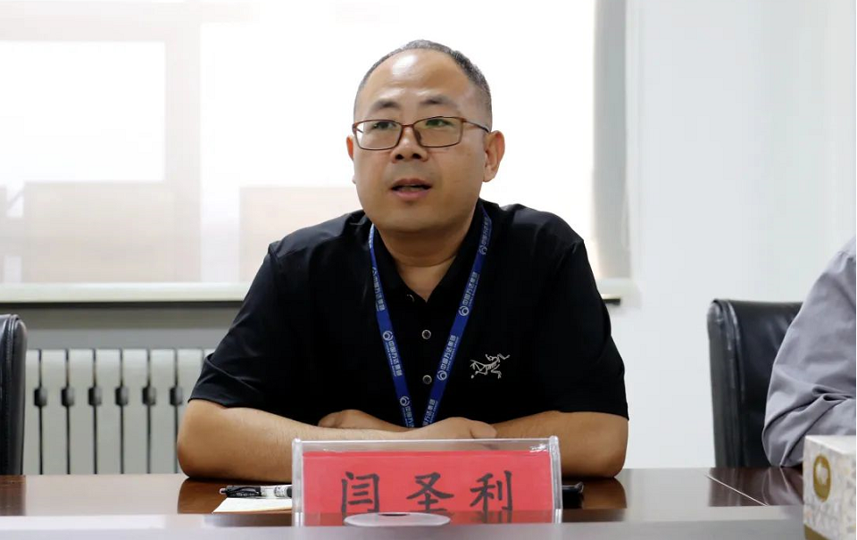 萬達集團總裁辦供應鏈管理部總監閆圣利在講話中指出,精益化管理不僅是思維和習慣的改變,更是要實現體系化、制度化、規范化,并成為我們行動的準則。 萬達集團總裁辦供應鏈管理部總監閆圣利在講話中指出,精益化管理不僅是思維和習慣的改變,更是要實現體系化、制度化、規范化,并成為我們行動的準則。