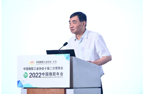 04、中策橡膠董事長沈金榮輪胎市場需求兩極分化 04、中策橡膠董事長沈金榮輪胎市場需求兩極分化