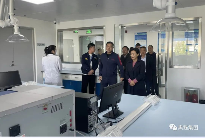 余立新充分肯定了青島黑貓公司的科研事業發展成果及業內研發地位,希望能夠以顯著的人才優勢、區位優勢、政策優勢、技術優勢、環境優勢取得優秀的發展成績,向黑貓集團反哺出更多的成果。 余立新充分肯定了青島黑貓公司的科研事業發展成果及業內研發地位,希望能夠以顯著的人才優勢、區位優勢、政策優勢、技術優勢、環境優勢取得優秀的發展成績,向黑貓集團反哺出更多的成果。