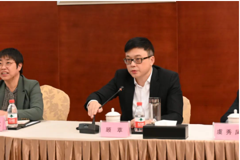通用股份董事長顧萃表示,面對輪胎行業現況,還是存在可提升空間,要根據宏觀經濟變化設立大方向目標,部署雙向策略,有效推進后續合作。 通用股份董事長顧萃表示,面對輪胎行業現況,還是存在可提升空間,要根據宏觀經濟變化設立大方向目標,部署雙向策略,有效推進后續合作。