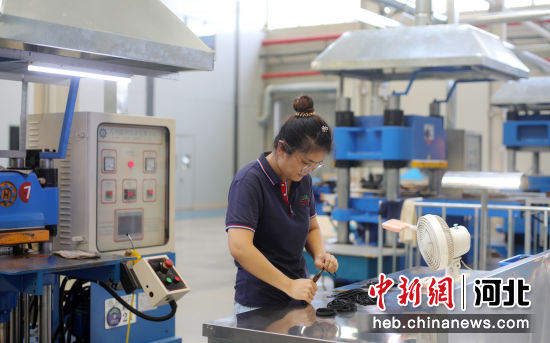 景州雙創基地一家入駐企業的生產車間。 高雷 攝