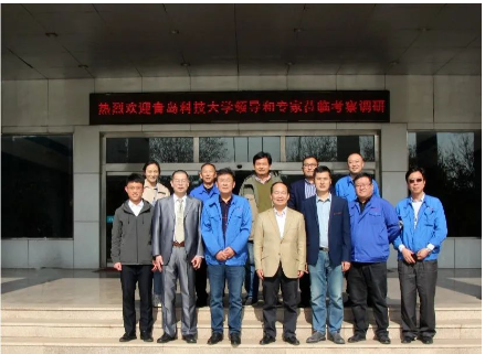 青島科技大學先進電工材料研究院郝春成院長一行蒞臨豪邁電纜考察調研 青島科技大學先進電工材料研究院郝春成院長一行蒞臨豪邁電纜考察調研