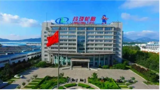 郭大為先后在多家項目現場實地察看，其中包括銅川玲瓏年產1520萬套高性能子午鋼輪胎生產線項目。