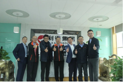2022年，在新冠疫情的反撲下，廠商、經銷商及零售店都面臨前所未有的挑戰。