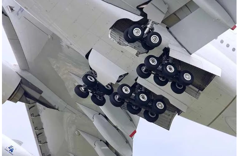 這款國際航線主力機型,將于2023年正式進入日本航空系統。其全系列產品,配備“米其林Air X”飛機子午線輪胎。 這款國際航線主力機型,將于2023年正式進入日本航空系統。其全系列產品,配備“米其林Air X”飛機子午線輪胎。