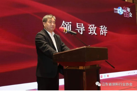 山東省生態環境廳張金智巡視員首先為大會致辭,他對大會的召開表示祝賀,山東省涂料行業協會召開以“聚膠發展·共涂未來”為主題,積極探討源頭替代、深度治理的技術路線的這樣一次會議,可謂恰逢其時。 山東省生態環境廳張金智巡視員首先為大會致辭,他對大會的召開表示祝賀,山東省涂料行業協會召開以“聚膠發展·共涂未來”為主題,積極探討源頭替代、深度治理的技術路線的這樣一次會議,可謂恰逢其時。