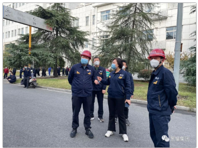 葛國榮首先向王耀一行介紹了中策集團(tuán)近幾年的發(fā)展情況和發(fā)展方向。 葛國榮首先向王耀一行介紹了中策集團(tuán)近幾年的發(fā)展情況和發(fā)展方向。
