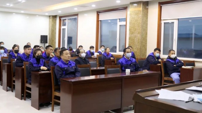 山東濱澳電線電纜有限公司召開了全體職工安全生產會議，濱澳線纜全體職工參加了會議。會議由濱澳線纜董事長董桂光主持。