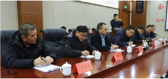 中化二建集團(tuán)有限公司第五分公司總經(jīng)理韓亞軍表示,蘭州金剛輪胎有限責(zé)任公司改擴(kuò)建項(xiàng)目是甘肅省重點(diǎn)工程,此次達(dá)成的戰(zhàn)略合作,將加大人力物力投入,以一流的管理、一流的技術(shù)、一流的服務(wù),與相關(guān)單位密切配合,把項(xiàng)目建設(shè)成為精品工程。 中化二建集團(tuán)有限公司第五分公司總經(jīng)理韓亞軍表示,蘭州金剛輪胎有限責(zé)任公司改擴(kuò)建項(xiàng)目是甘肅省重點(diǎn)工程,此次達(dá)成的戰(zhàn)略合作,將加大人力物力投入,以一流的管理、一流的技術(shù)、一流的服務(wù),與相關(guān)單位密切配合,把項(xiàng)目建設(shè)成為精品工程。