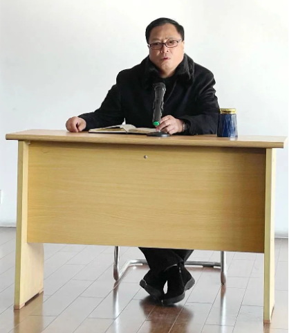 董事長姚宇平發表講話 董事長姚宇平發表講話