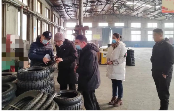 山東省莒南縣市場監(jiān)管局開展機動車輪胎強制性產(chǎn)品認證專項監(jiān)督檢查 山東省莒南縣市場監(jiān)管局開展機動車輪胎強制性產(chǎn)品認證專項監(jiān)督檢查