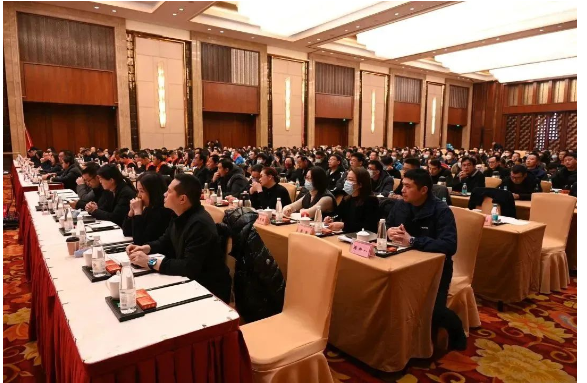 董事長出席，通用股份動員表彰大會圓滿召開！