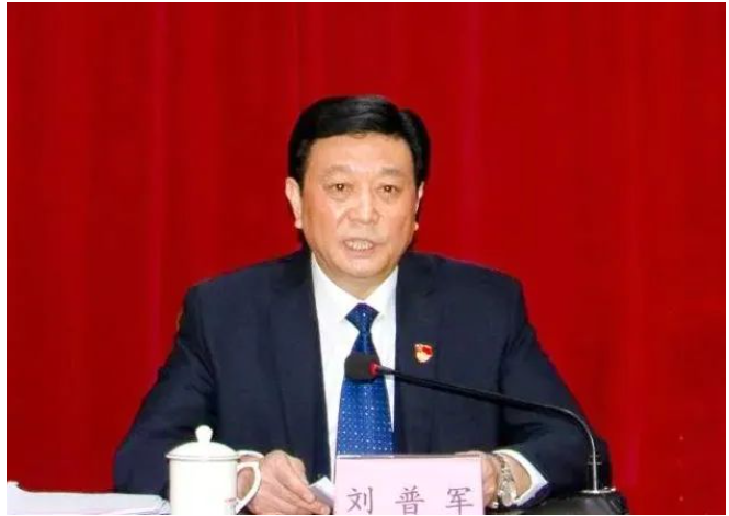2023年1月劉普軍年滿60周歲，已經正式退休，參加選舉并成為中國涂料工業協會第九屆理事會理事長，即中國涂料工業協會會長。