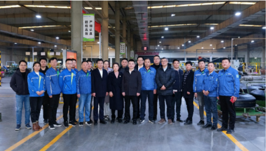 物產中大歐泰公司董事長張飚一行考察了山東地區的多個輪胎廠合作項目，其中包括宏宇輪胎。此前，廣饒政府也曾表示支持宏宇輪胎與物產中大集團的合作。