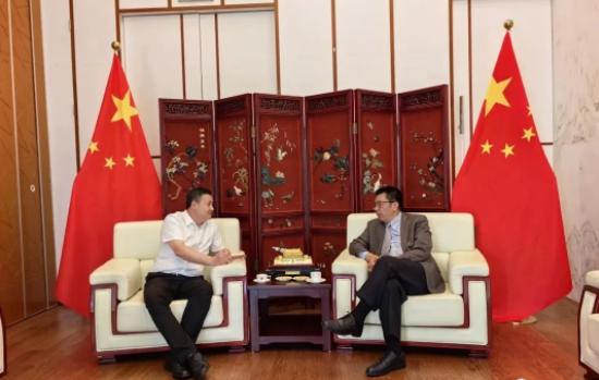 中國(guó)駐南非總領(lǐng)事尤文澤會(huì)見賽輪集團(tuán)總經(jīng)理