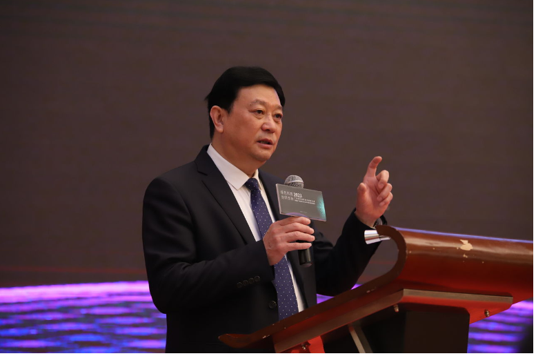 中國涂料工業協會會長劉普軍在致辭中表示，此次開創性地以地方涂協召開科學技術創新大會，對于建立廣東涂料多方協作創新體系，對于推動廣東涂料工業綠色高質量發展將發揮重要的作用，此舉在全國涂料行業樹立了典范，值得肯定!