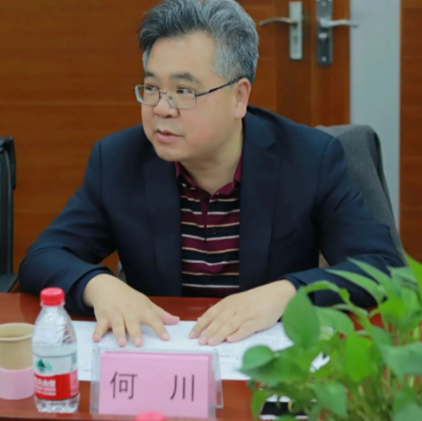 西南交通大學副校長何川表示，時代新材料有限公司作為行業領軍企業，擁有強大的產業落地能力，致力于研究高分子復合改性材料和減振降噪技術的工程化推廣應用。通過本次校企合作，希望將科研成果與產業結合起來，為中國軌道交通事業的發展做出更多貢獻。