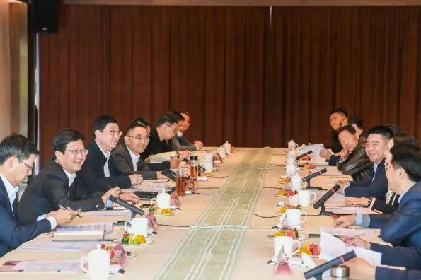 杭州市臨安區召開電線電纜產業鏈座談會。會上，區經信局詳細解讀了傳統制造業提升改造若干政策。電線電纜行業協會負責人著重匯報了行業發展前景和規劃。