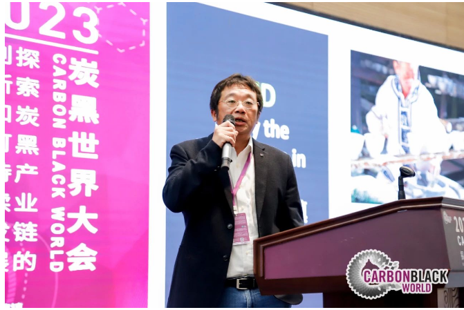 炭黑生產制造以及原材料的綠色發展板塊由馬忠主持。 炭黑生產制造以及原材料的綠色發展板塊由馬忠主持。
