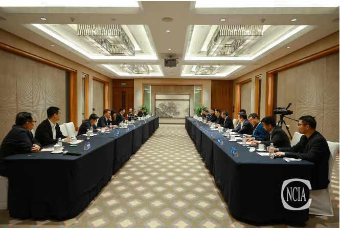 會上，各地政府、園區領導都表示，本地園區及涂料產業近幾年的發展均得益于中國涂料工業協會的支持，今后將進一步開展后續建設，全方位打造涂料行業綠色制造體系，助推中國涂料行業更高水平、更高質量、更高能級的可持續發展!