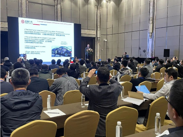 會后，諾博橡膠與主機廠專家展開了深入的研討與交流，重點討論了無框密封技術及零面差技術。目前，搭載諾博橡膠無框密封系統產品的閃電貓車型已實現量產，電動Mini、機甲龍等車型已進入SOP階段;搭載該公司Flush door密封系統結構的產品也已開發完成進入PT階段。
