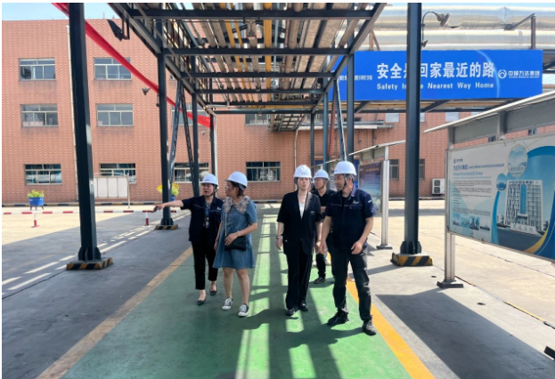 棗莊礦業(yè)集團(tuán)物資供銷(xiāo)公司一行考察耐斯特炭黑公司