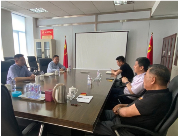 近日，中國輪胎循環(huán)利用協(xié)會李衛(wèi)東會長率領的代表團抵達天津，與天津海泰環(huán)保科技發(fā)展有限公司和天津四十二站檢測技術有限公司進行了交流和討論。