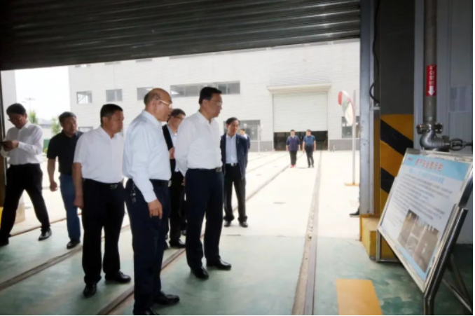 棗莊市委常委、常務副市長邵士官一行蒞臨正威華能項目進行考察。當天，邵士官市長與相關領導一同參觀了正威華能新材料科技有限公司，并詳細了解了滕州項目的建設情況和企業發展計劃。